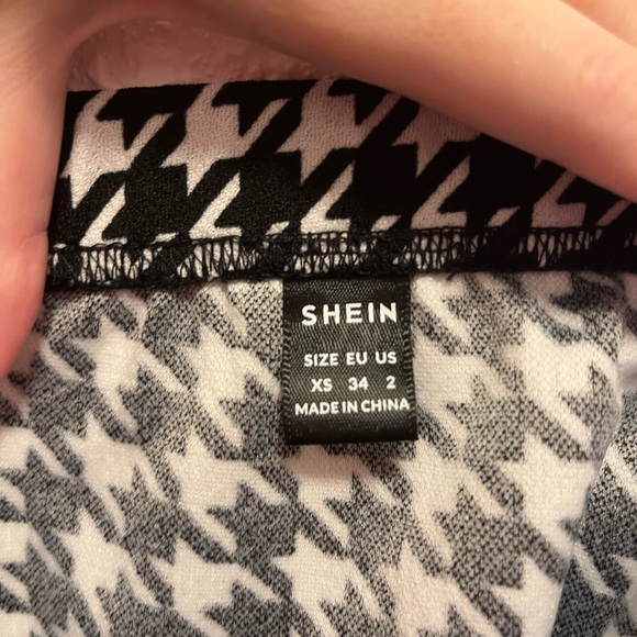 Black and White Houndstooth Skirt - Picture 2 of 2